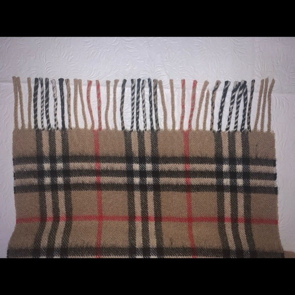 Burberrys 100% Cashmere Vintage Nova Check Scarf - Picture 10 of 10